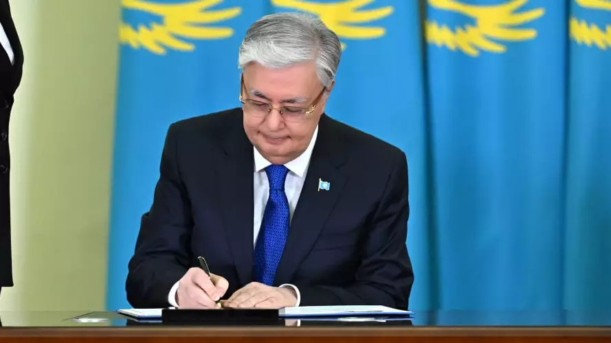 Глава государства Казахстана подписал поправки в законы, направленные на укрепление защиты семьи, детей и женщин