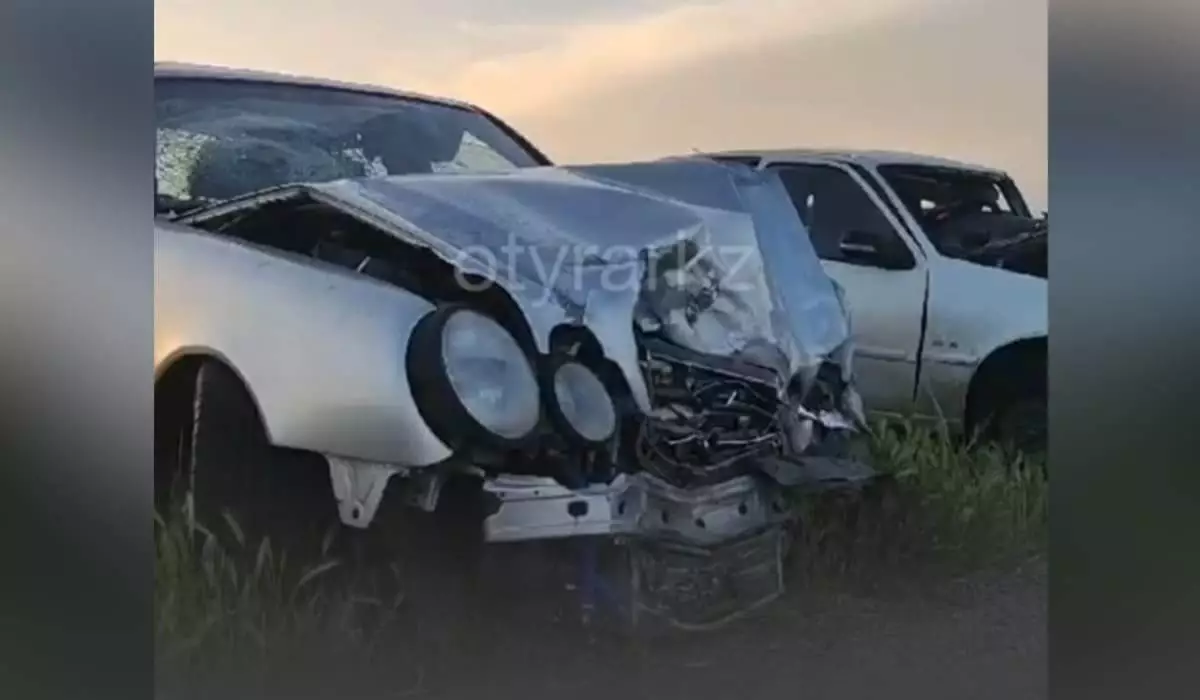 Страшное ДТП в Шымкенте: авто столкнулись лоб в лоб, есть погибший