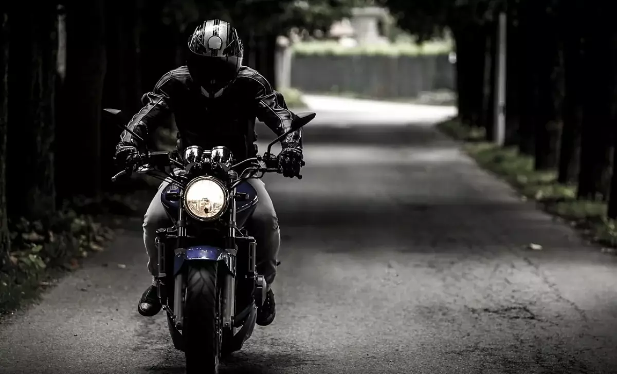 15-летний мотоциклист устроил гонки с полицией в Семее