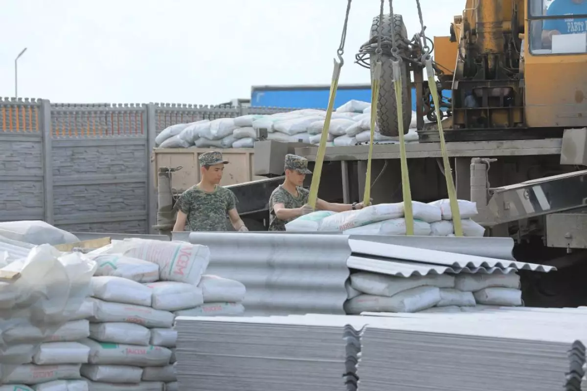 Елімізге Тәжікстаннан тағы 2,5 мың тонна гуманитарлық көмек келді