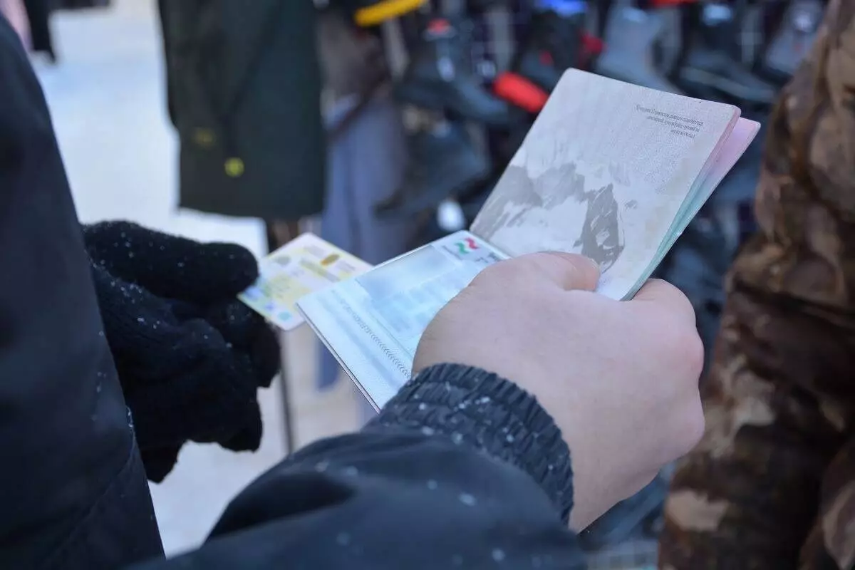 Обманувшего казахстанцев на 40 млн тенге мошенника задержали в Новосибирске