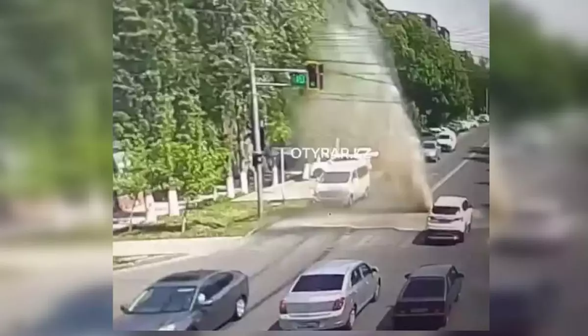 Момент прорыва теплотрассы в Шымкенте попал на видео (ВИДЕО)