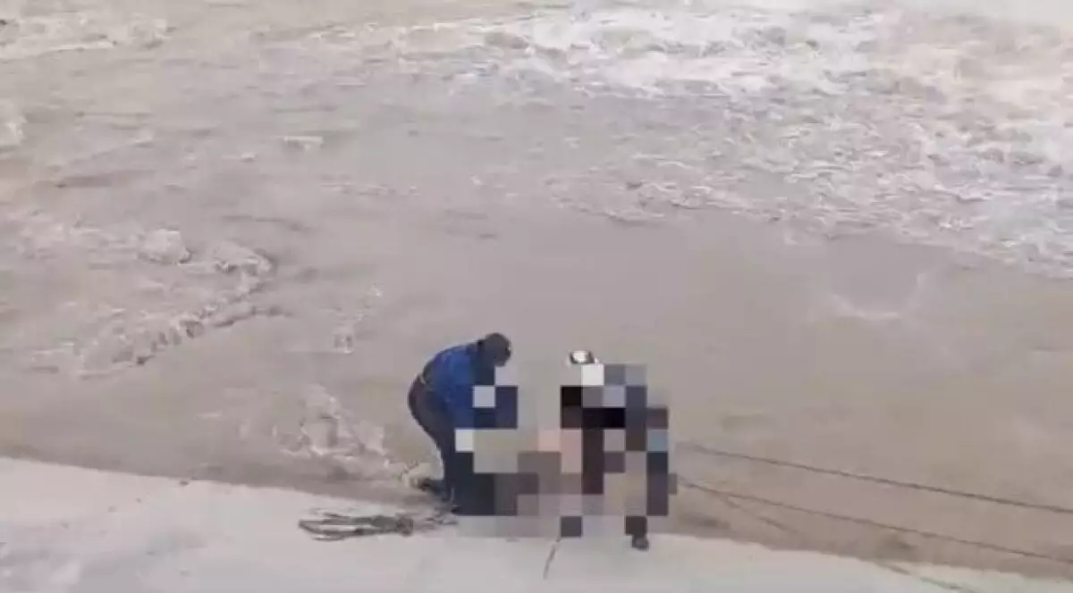 Тело мужчины извлекли из реки в Шымкенте (ВИДЕО)