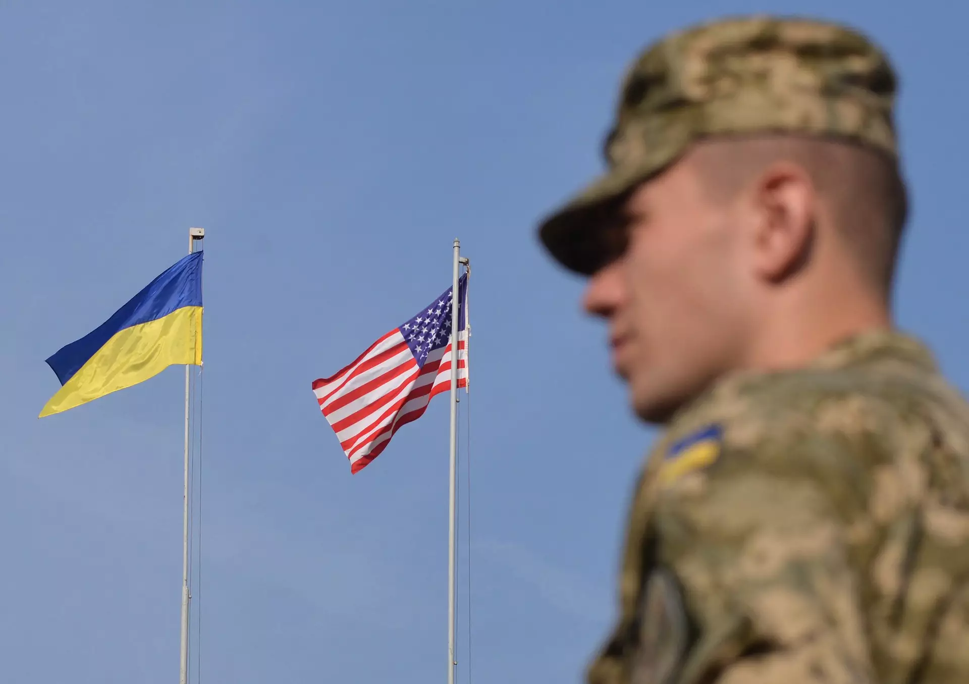 Байден подписал закон о новом пакете военной помощи Украине