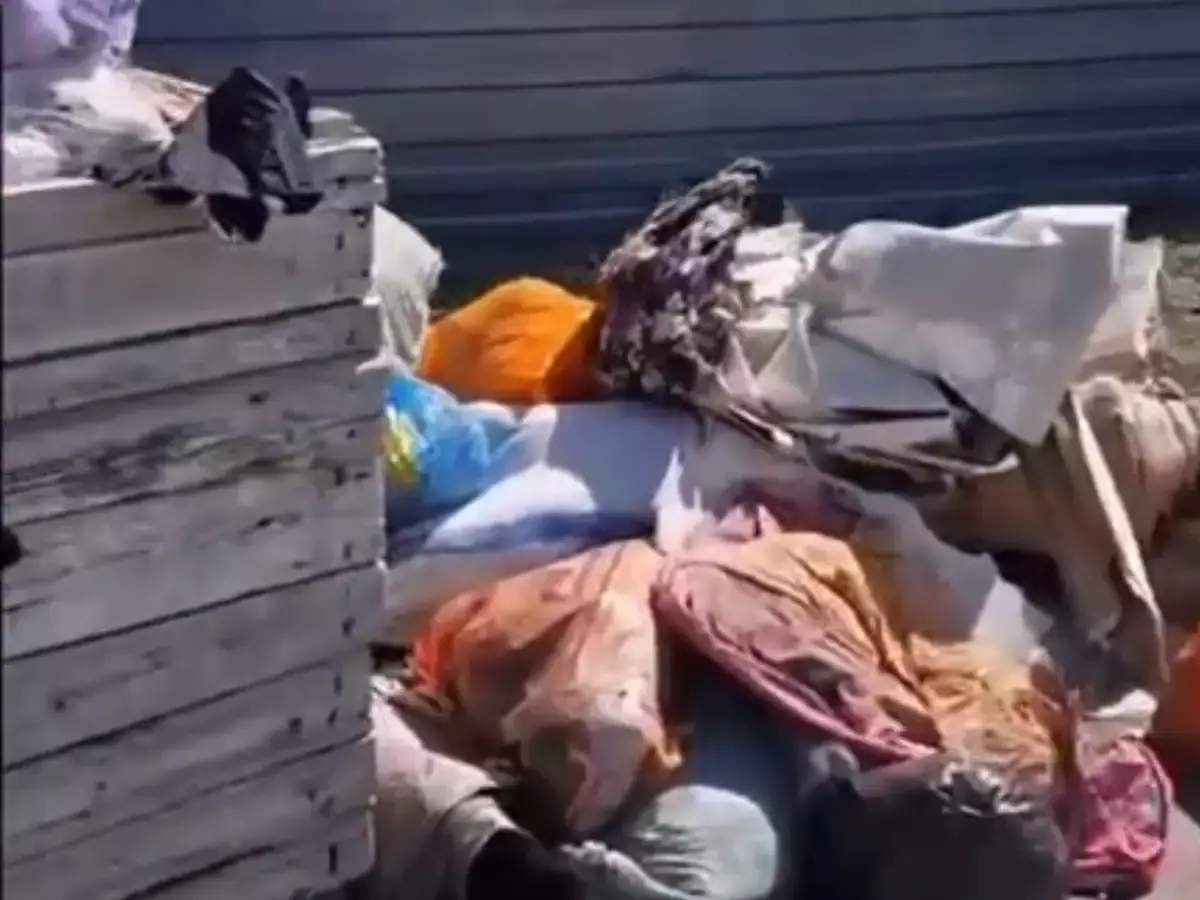 Жители Абая утопают в тоннах мусора из-за нового монополиста