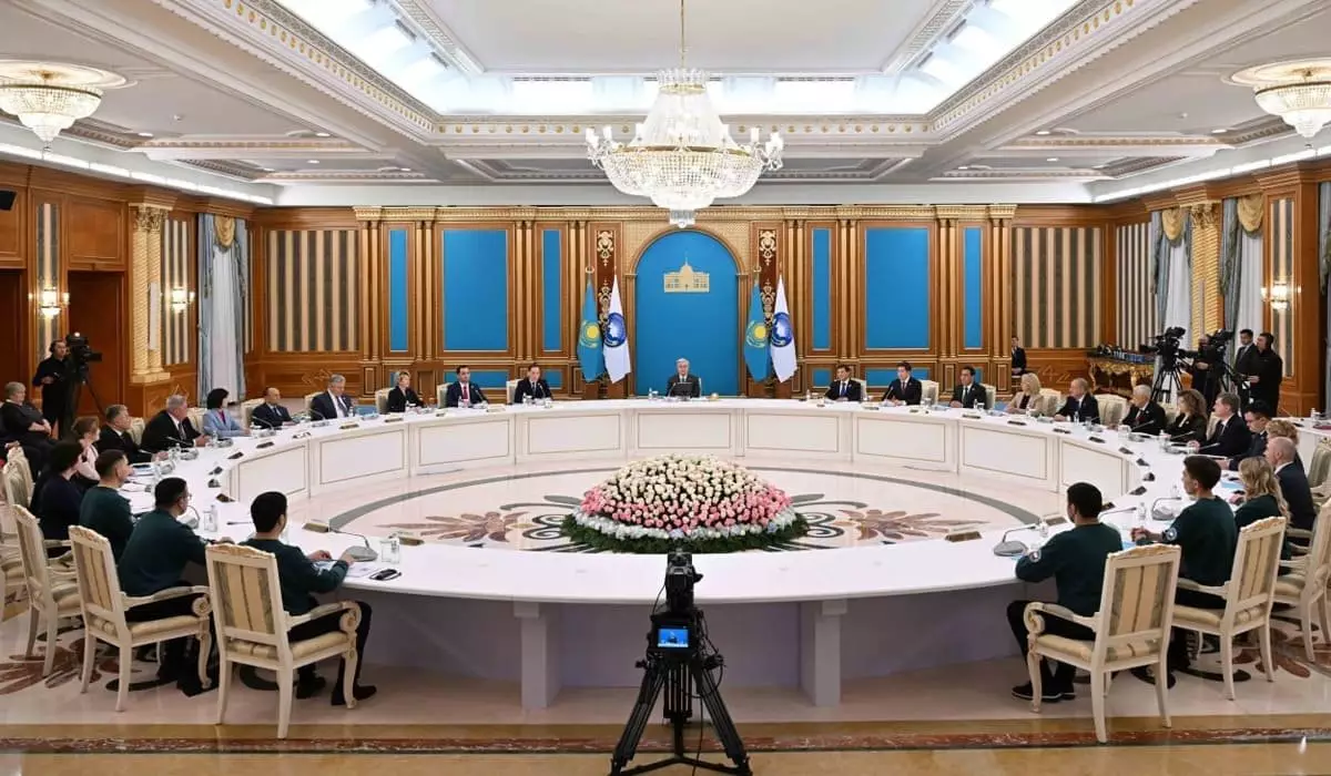 Под председательством Токаева началось заседание XXXIIІ сессии АНК