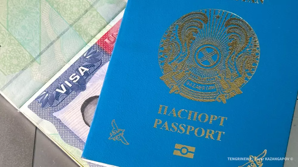 Желающих выйти из гражданства Казахстана стало меньше - Президент