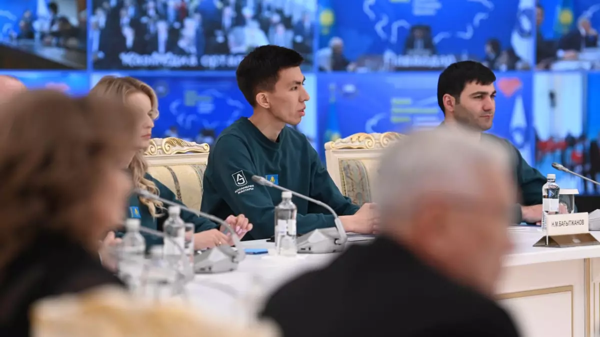 Токаев призвал Ассамблею народа Казахстана бороться с социальными проблемами