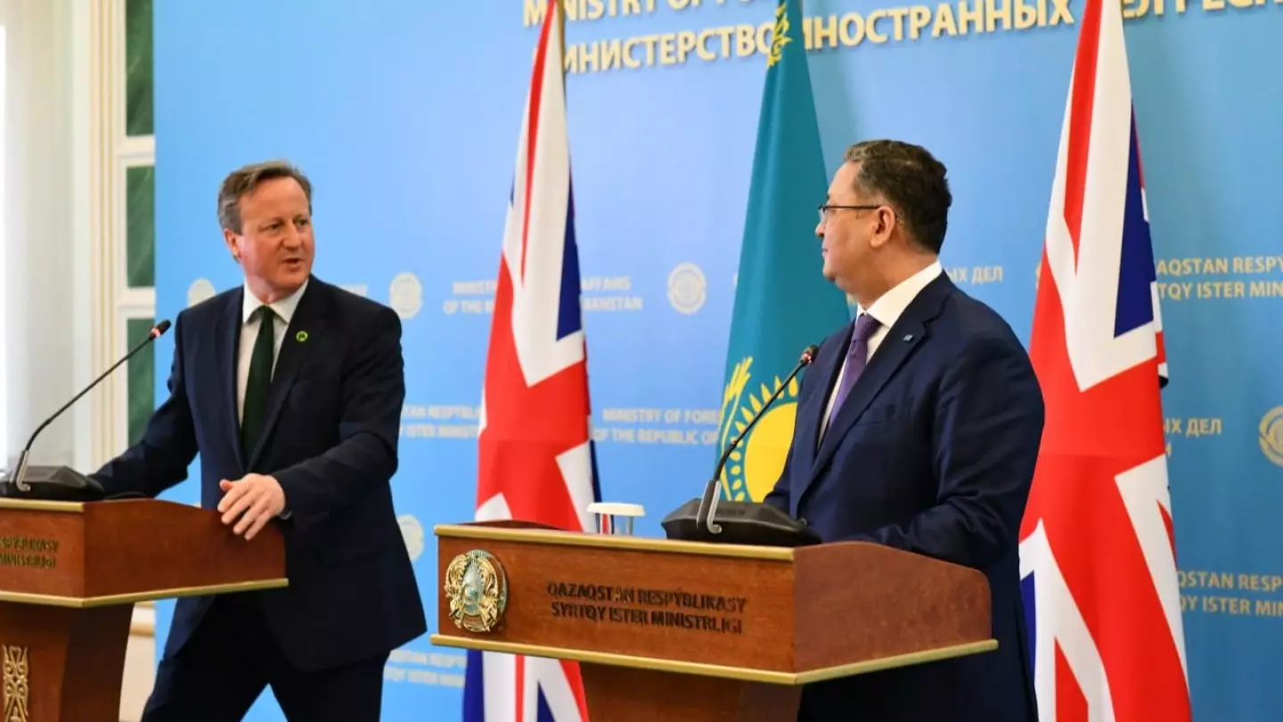 Конфликт в Украине и казахстанское сырьё: о чём глава британского МИД вёл переговоры в Астане