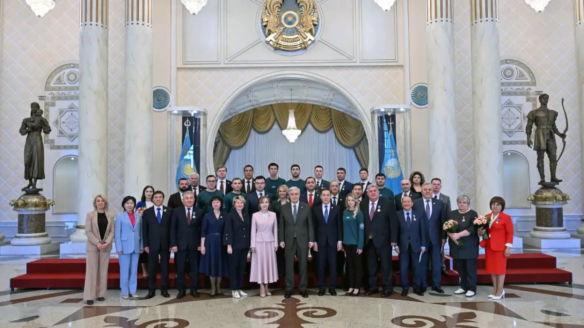 Президент вручил награды за развитие казахского языка
