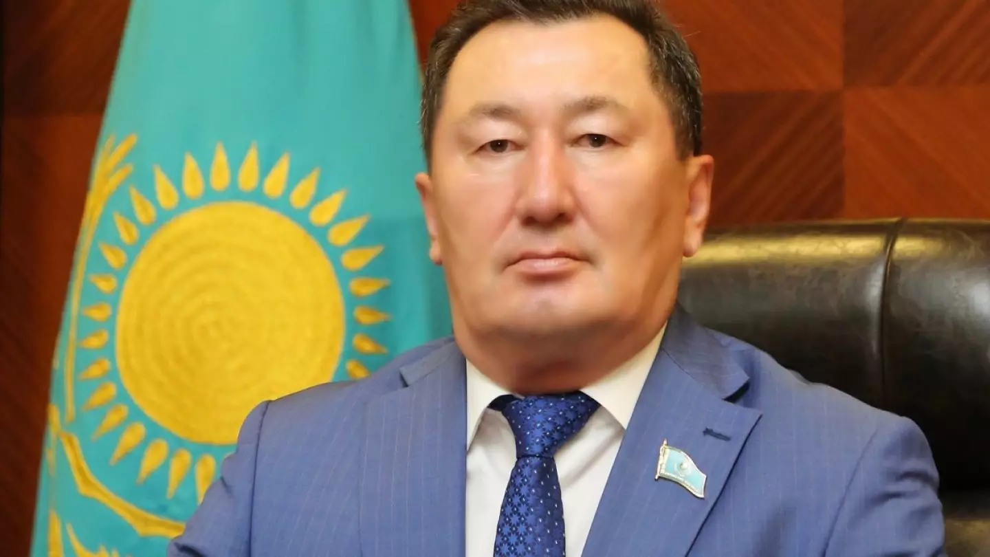 Наурызбай Байкадамов избран депутатом Сената вместо Акмарал Альназаровой