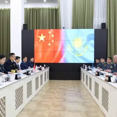 В Казахстане с официальным визитом находится министр обороны Китая