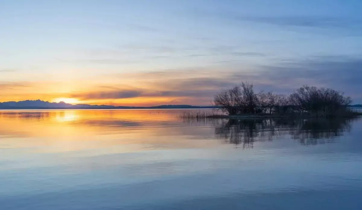 Казахстан заполнит высохшие озера талыми водами из России