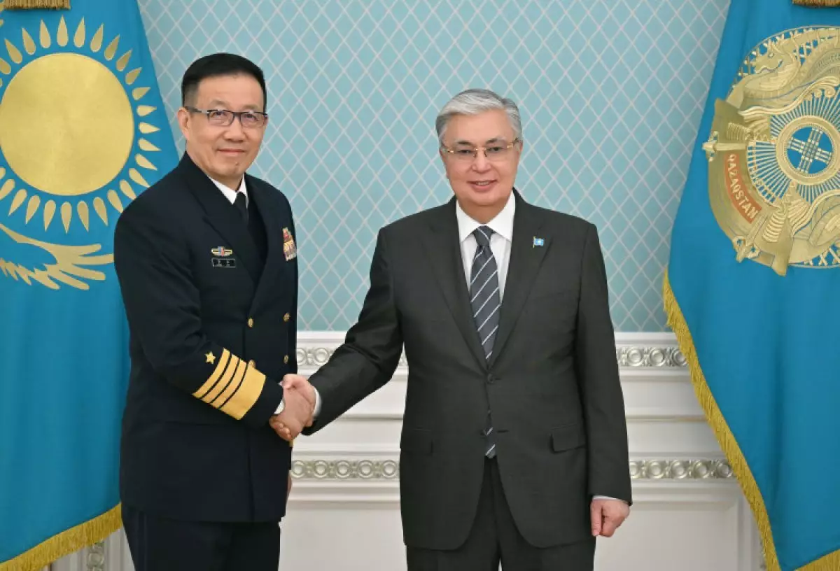 Токаев принял министра обороны КНР Дун Цзюня