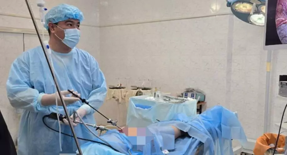 В Жетыбайской сельской больнице впервые проведена лапароскопическая операция