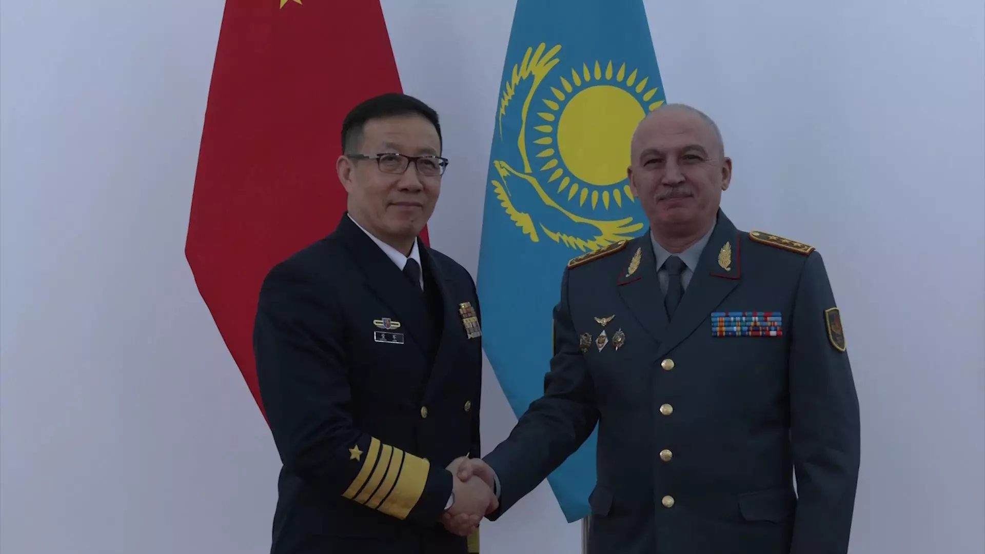 Министр обороны КНР прибыл в Казахстан с официальным визитом