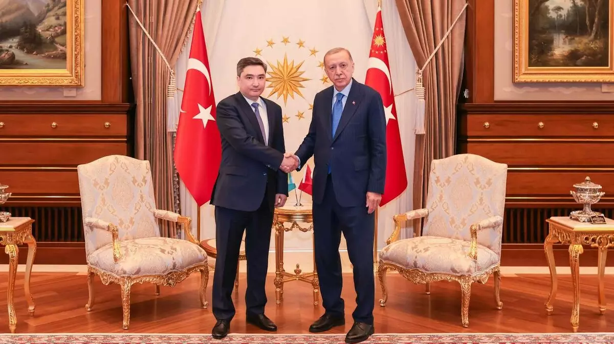 Олжас Бектенов встретился в Эрдоганом в Турции