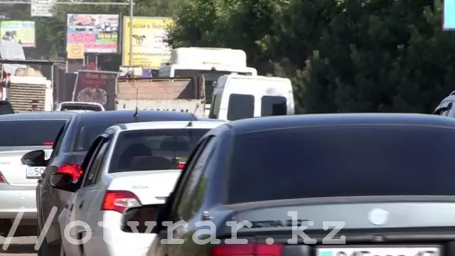 Город встал: большой затор в Шымкенте прокомментировал руководитель Управления транспорта