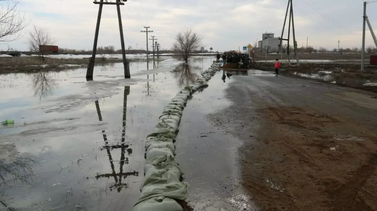 12 тысяч семей получили помощь после паводков в Казахстане