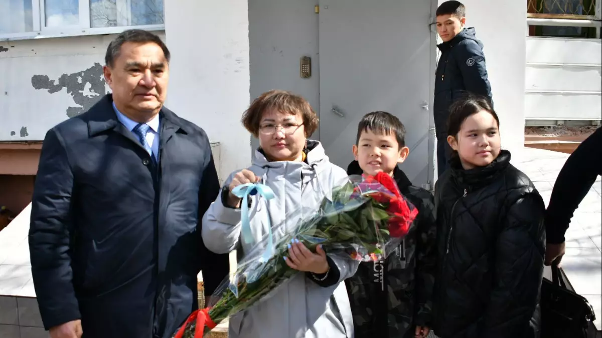 49 казахстанских семей получили дома и квартиры взамен разрушенного паводками жилья