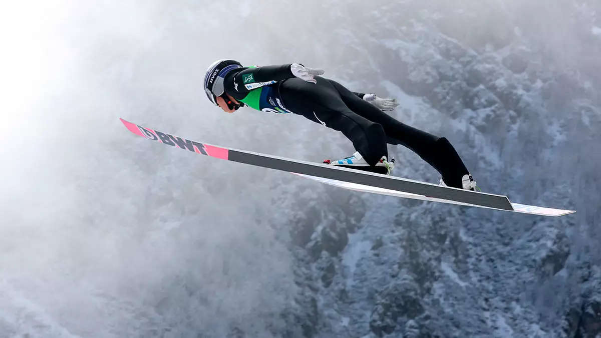 Японец нарушил законы гравитации и улетел на лыжах на 291 метр. Но его рекорд не признают