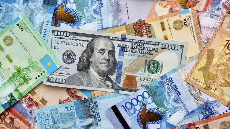 В Казахстане вырос чистый спрос на наличные доллары