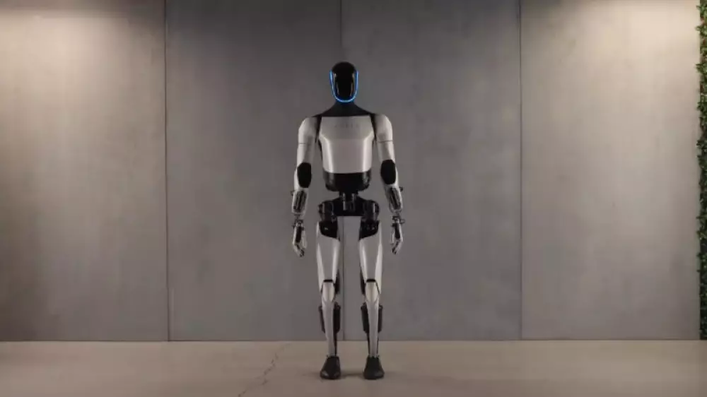 Илон Маск рассказал, когда человекоподобный робот Optimus поступит в продажу
