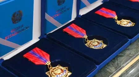 Ордена за отвагу свяжут с именами героев: Токаев подписал закон