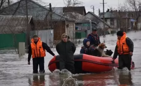 Сколько казахстанцев, пострадавших от паводков, остаются в пунктах эвакуации