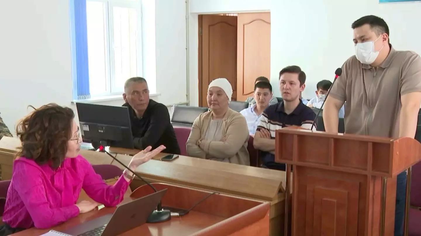 Адвокат подсудимого экс-замакима Шымкента Максута Исахова заявила суду о незаконном возбуждении дела
