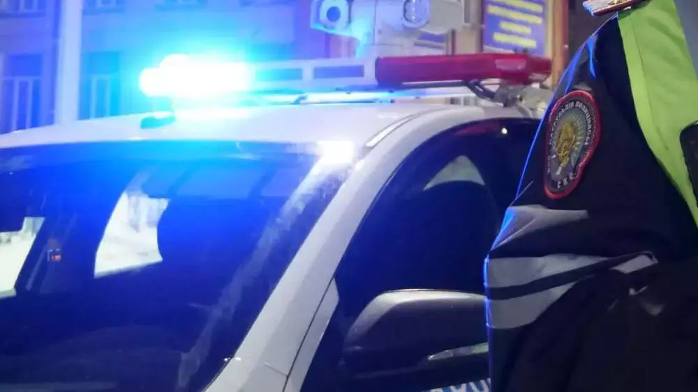«Устроил интим в служебном авто»: полицейского уволили со службы