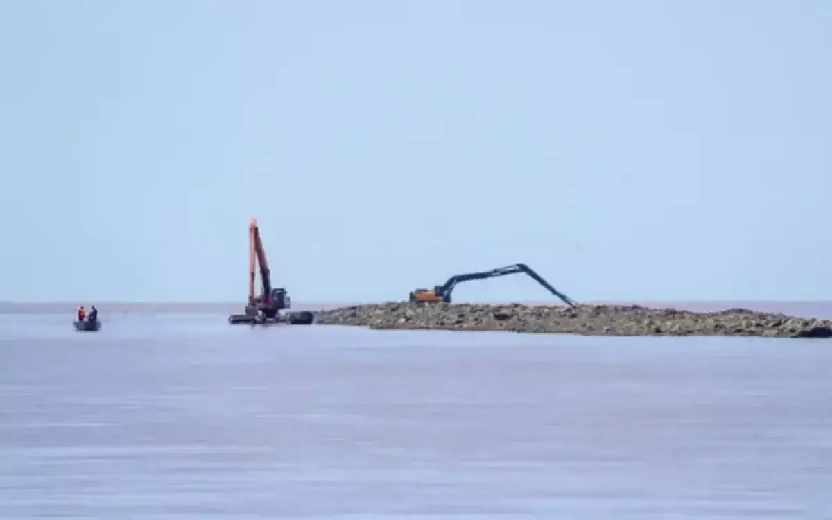 Более 2 млн кубометров воды откачали в Атырауской области