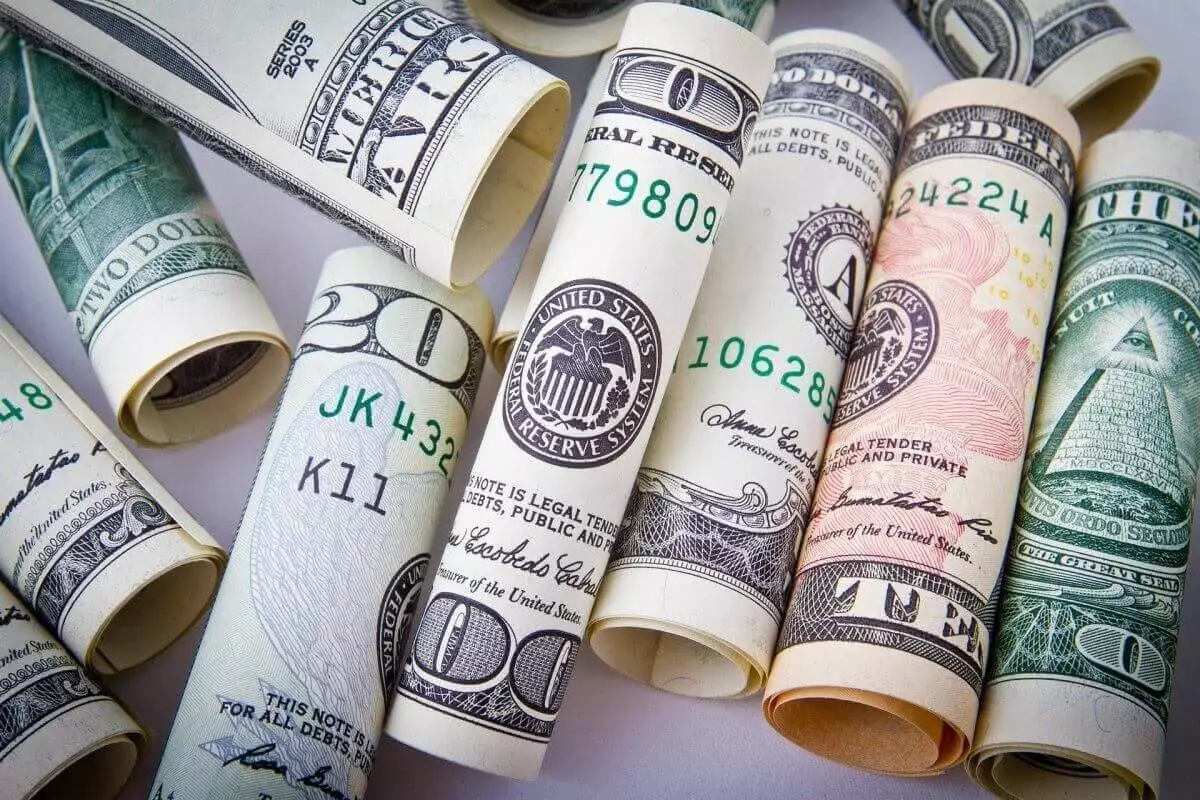 Назван курс валют в обменниках Казахстана