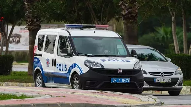 В Турции полицейский стрелял в коллег, двое погибли