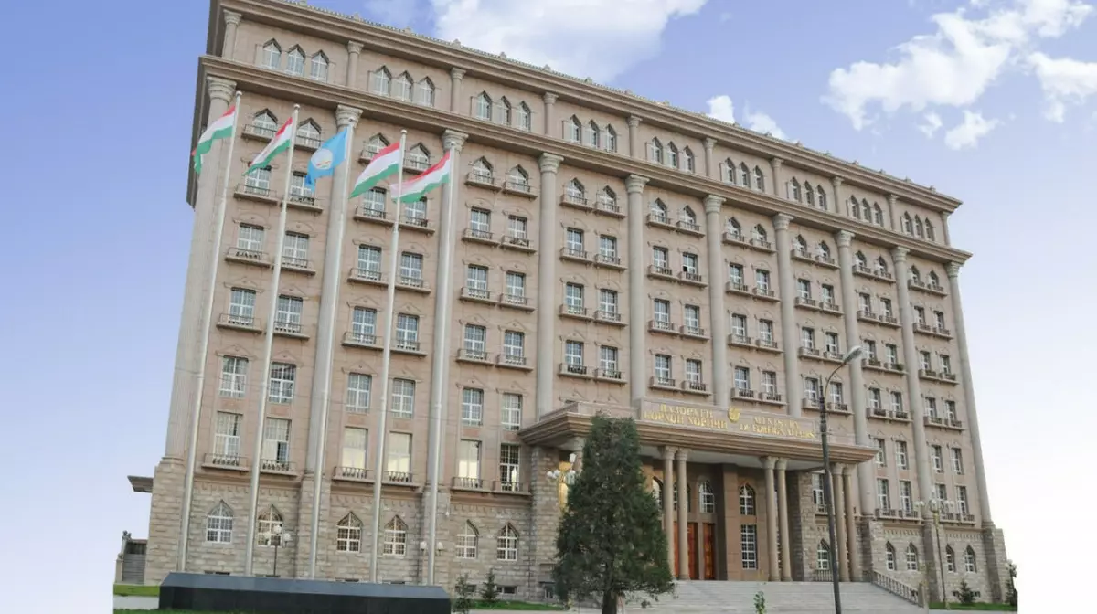 Таджикистан рекомендовал своим гражданам не посещать Россию без необходимости