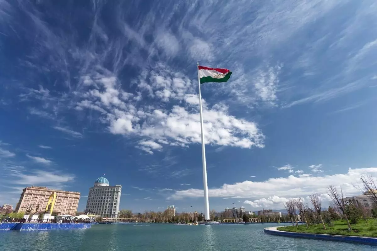 Воздержаться от поездок в Россию рекомендовали гражданам Таджикистана