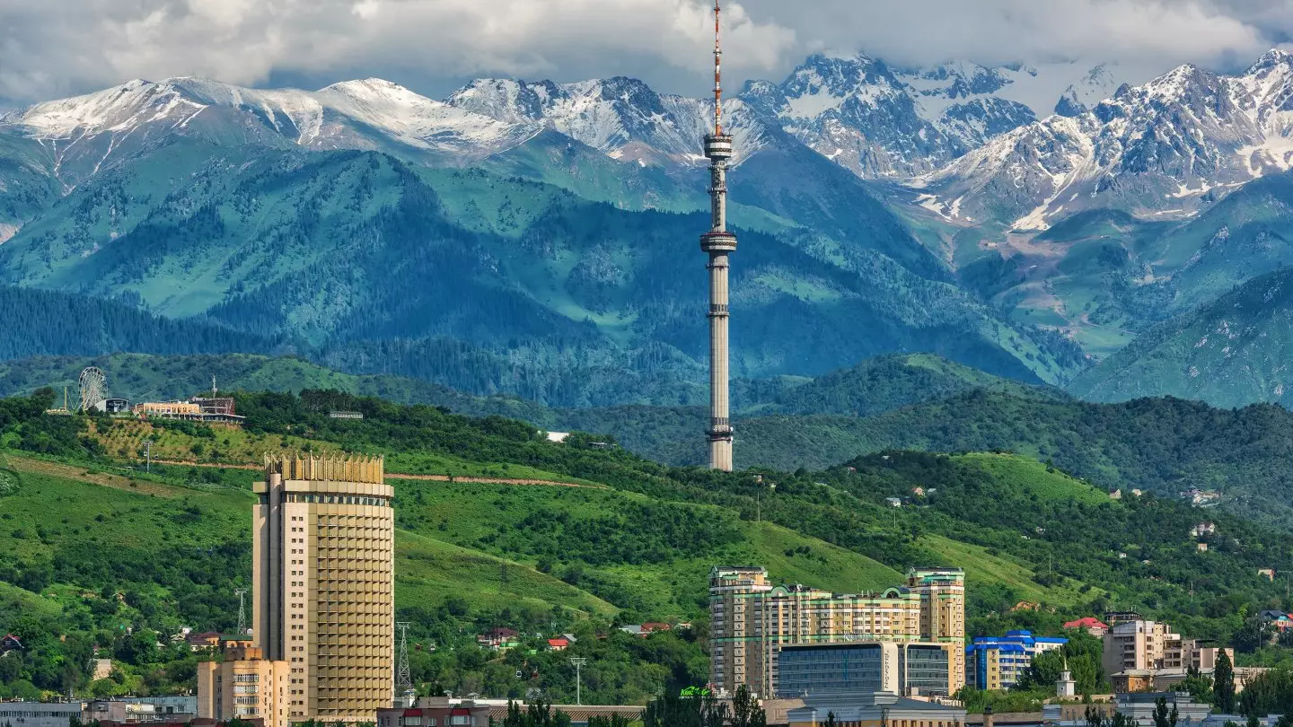 Туризм в Алматы: сколько денег платят иностранным блогерам и чего не хватает нашим гостям?