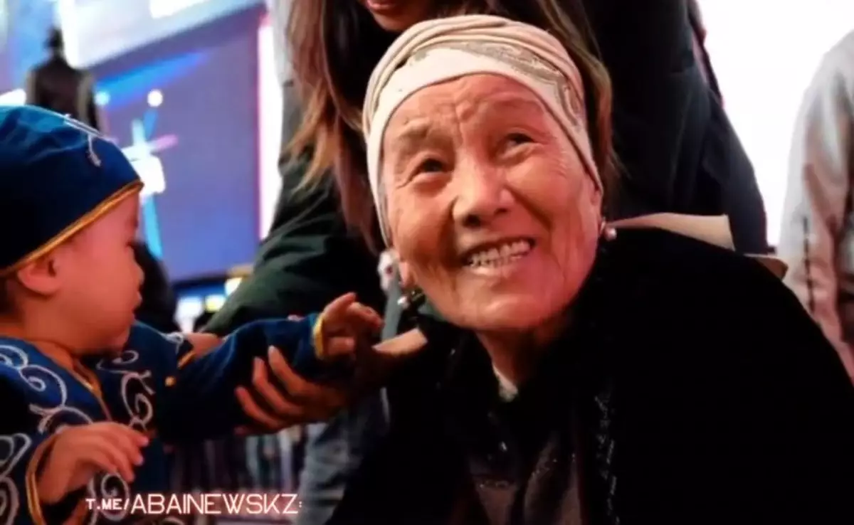 Видео с 82-летней семейчанкой в Нью-Йорке покорило Казнет (ВИДЕО)