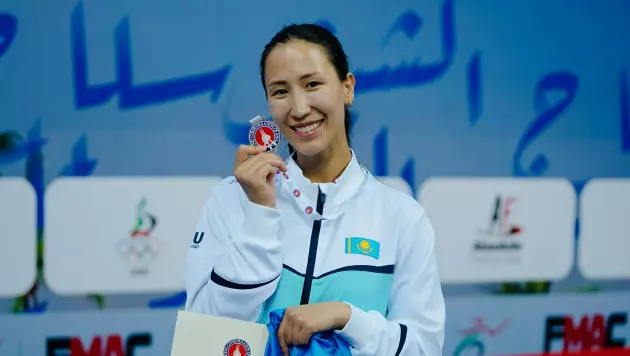Казахстанская фехтовальщица завоевала лицензию на Олимпиаду в Париже