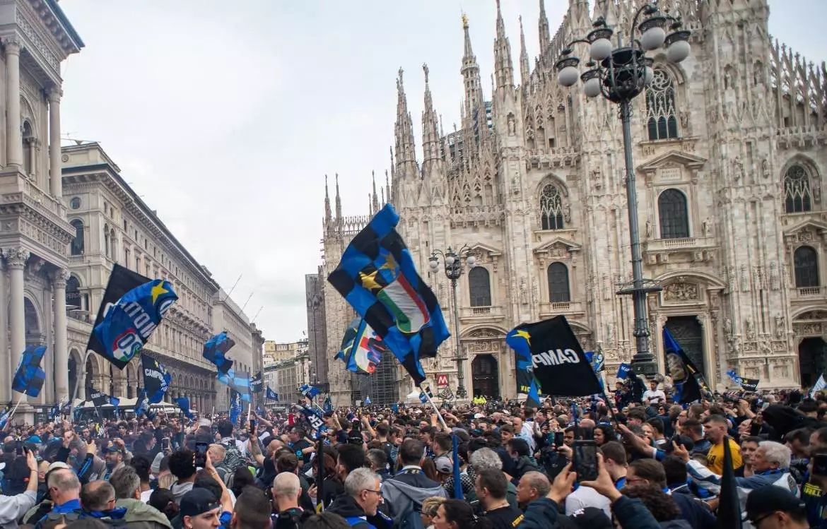 «Интер» отправился на чемпионский парад после победы над «Торино»