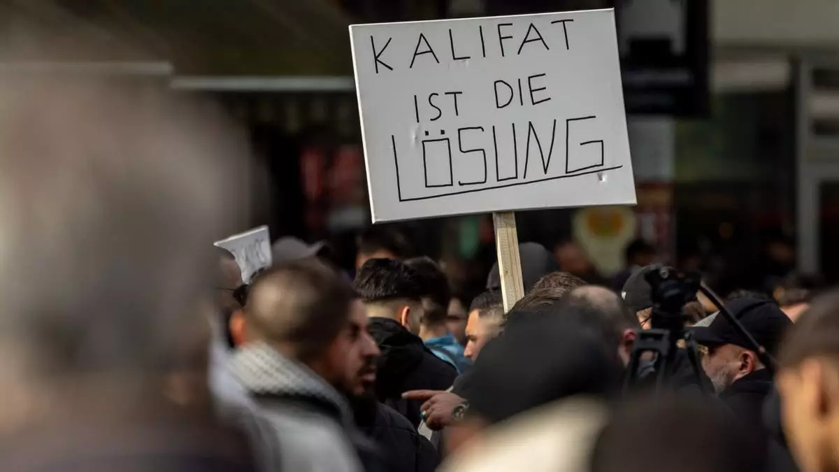 Протестующие в Германии призвали власти поддержать исламский фундаментализм