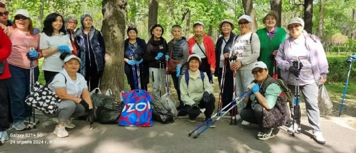 «Алматы – наш общий дом»: пенсионеры центров активного долголетия провели плоггинг в трех парках Алматы