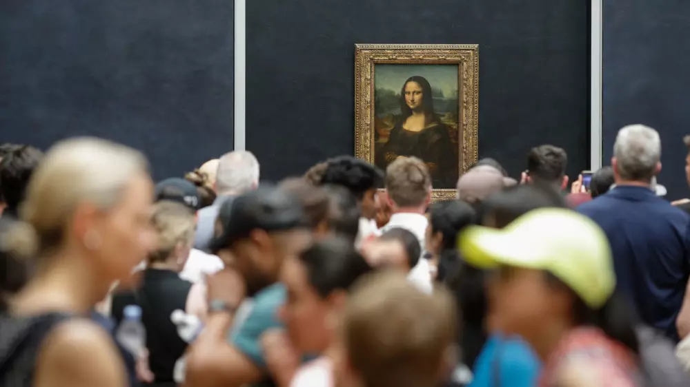 Картину "Мона Лиза" перенесут в подвал Лувра