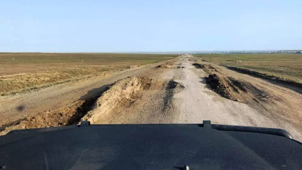 В "минное поле" превратилась одна из трасс Актюбинской области после паводков