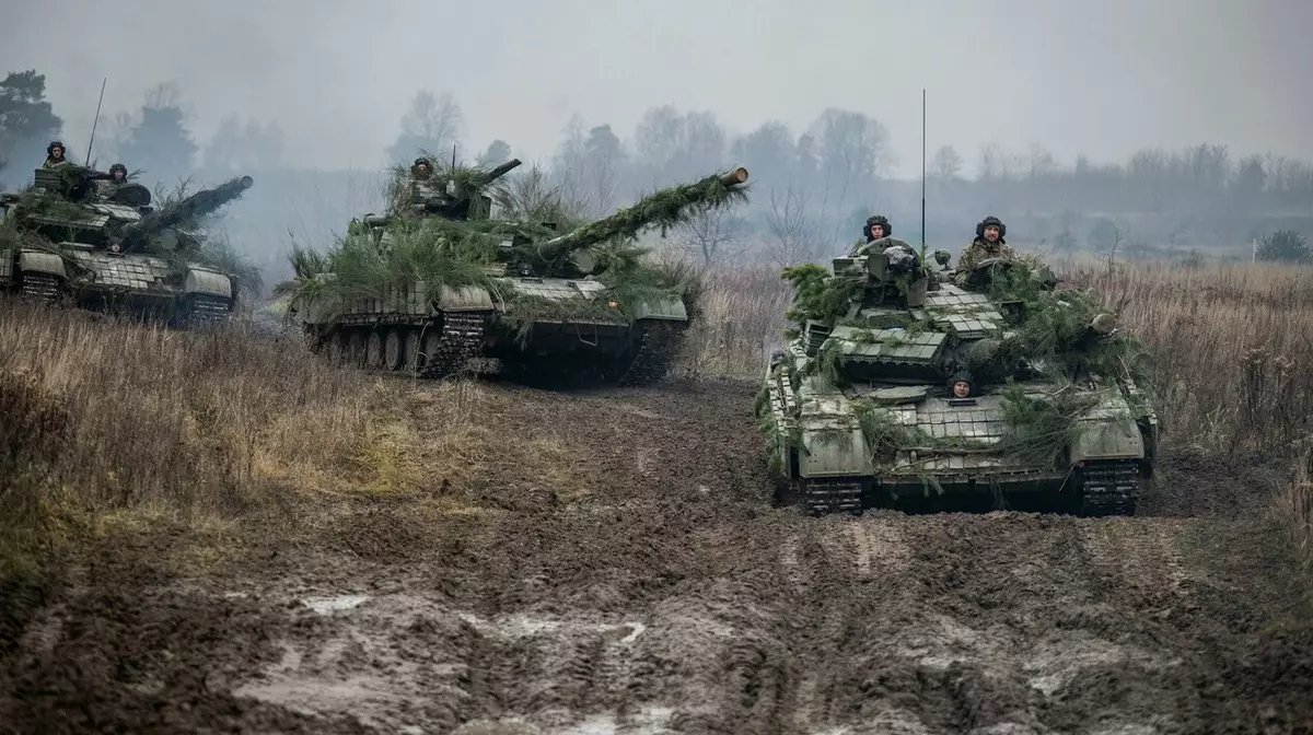 Российские военные укрепляют позиции в Донецкой области