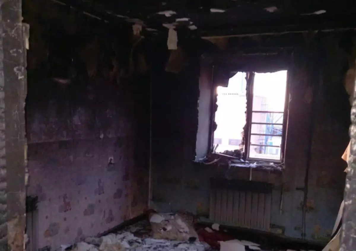 Смертельный пожар в Атырауской области: от ожогов скончалась и мать погибших детей