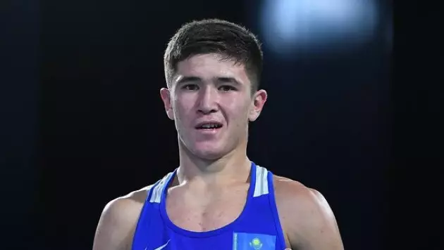 Казахстанский боксер отправил в нокдаун Рамзана Кадырова