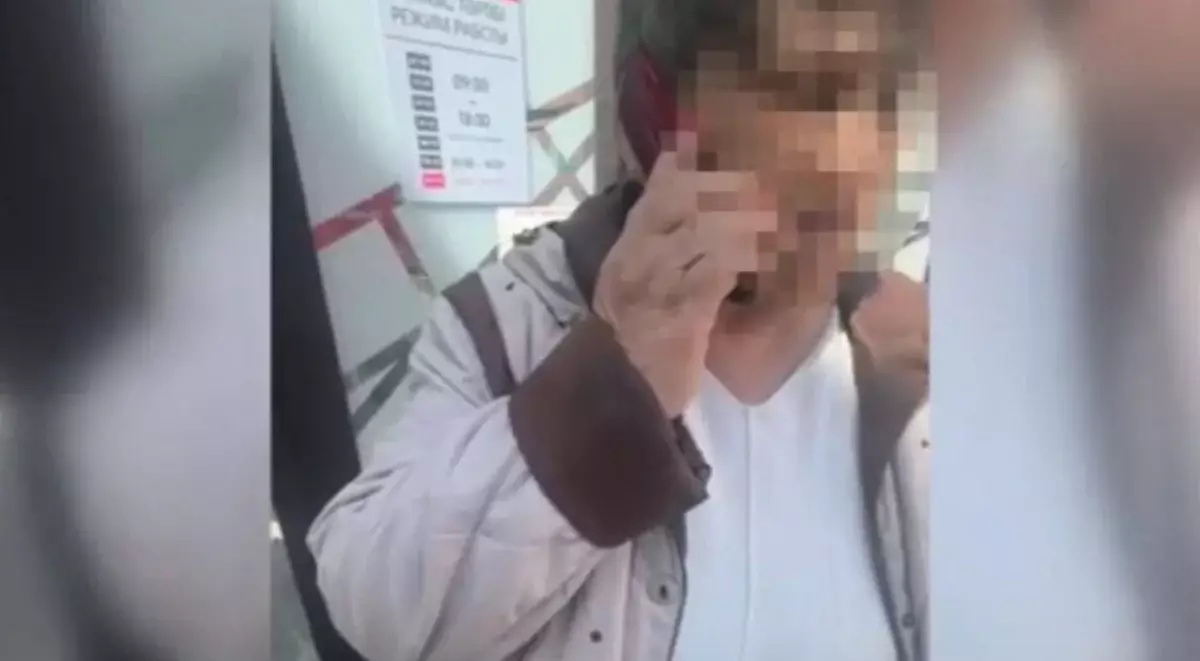 «Давайте ползком к банкомату»: Мошенники пытались обмануть 71-летнюю жительницу Карагандинской области