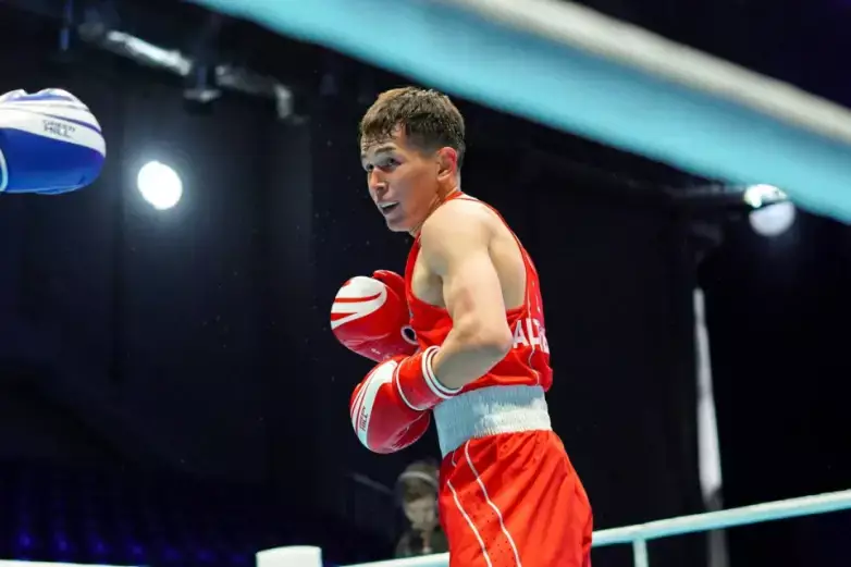 Астанадағы АЧ: қазақстандық боксшы өзбек спортшысын жеңді