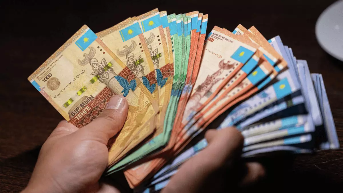 Руководители военизированной охраны КТЖ украли крупную сумму денег